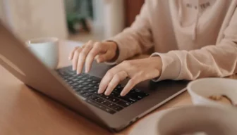 QServus vs Qualtrics: ¿Cuál es la mejor herramienta de encuestas?
